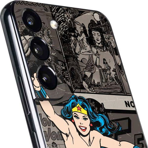 DC Comics Wonder Woman Vintage pose pattern Galaxy S22 Plus Skin